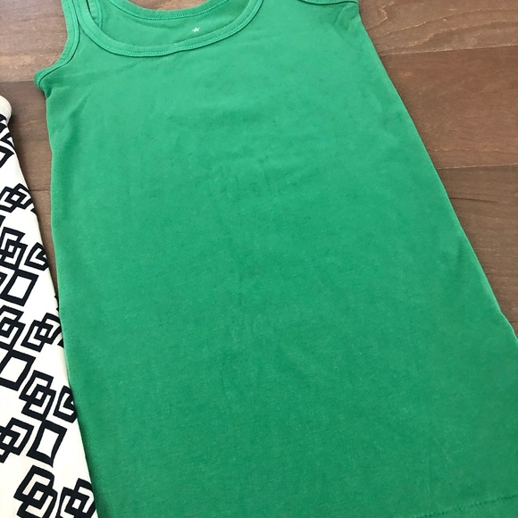 BUNDLE of Banana Republic Tank Tops in XS Petite in Green and Black and White - Picture 4 of 16